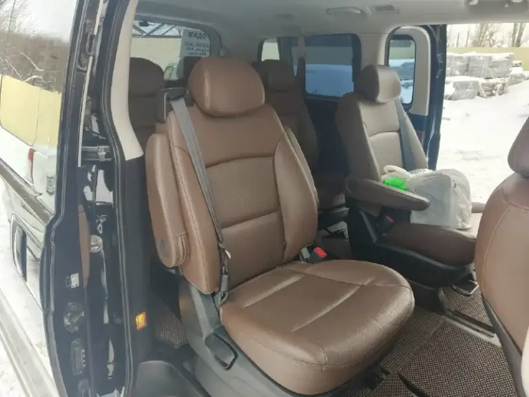Продам hyundai grand starex 4 500 000 руб. В перевозках не был, семейный автомобиль ❗ в максимальной комплектации, нет только электро-дверей. 8+1 (все сидения взаимозаменяемые ❗) 1 хозяин по рф, привезен на 14000км из кореи, 3 года назад. Автотека зеленая, без юр лиц, без дтп, без страховых. Вин код предоставлю заводской пассажир ❗ 2 ключа заводских ❗ птс электронный 2020 год 2.5 93 000км. (оригинал) есть все документы❗ автомат(гидротрансформатор, aisin) - не дсг, не вариатор. ❗ весь ровный и целый ❗ круиз-контроль подогрев руля подогрев передних и задних сидений обдув (вентиляция) передних сидений обогрев зеркал климат контроль (полный по всему салону) камера передняя камера задняя заводской регистратор перед и сзади парктроники перед и сзади электростеклоподъемники электропривод зеркал(складываемые) все стекла включая лобовое оригинал ❗ без и без трещин обогрев лобового кожаные сидения(nappa) сиденья раздельные (2+2+2+3) все сидения включая водительское целые
📞 Звоните: +7(949)3651405 - фотография - 5