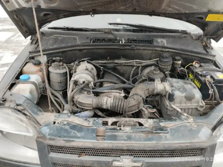 Продам chevrolet ниву 2007 г. В. , на полном ходу, в сварке не нуждается, производилась замена порогов, задних арок, задних крыльев, есть вопросы по лкп. По мотору делалась капитала, ещё на обкатке, новые все патрубки, радиатор охлаждения, радиатор печки, новый термостат, антифриз. Мосты, коробка, раздатка всё в хорошем состоянии, работает без изъянов, по электрике все светится, все моргает, ходовая менялась перед зимой, новые тормозные колодки, установлена не плохая музыка. Новая зимняя шипованая резина ( второй комплект колес отдам в подарок), так же в подарок отдам передний мост, шрусовый кардан, и ещё кучу запчастей. По документам я хозяин, продажа с переоформлением в мрэо. Цена 350 тыс, макеевка, тел +79493067985
📞 Звоните: +7(949)3067985 - фотография - 5