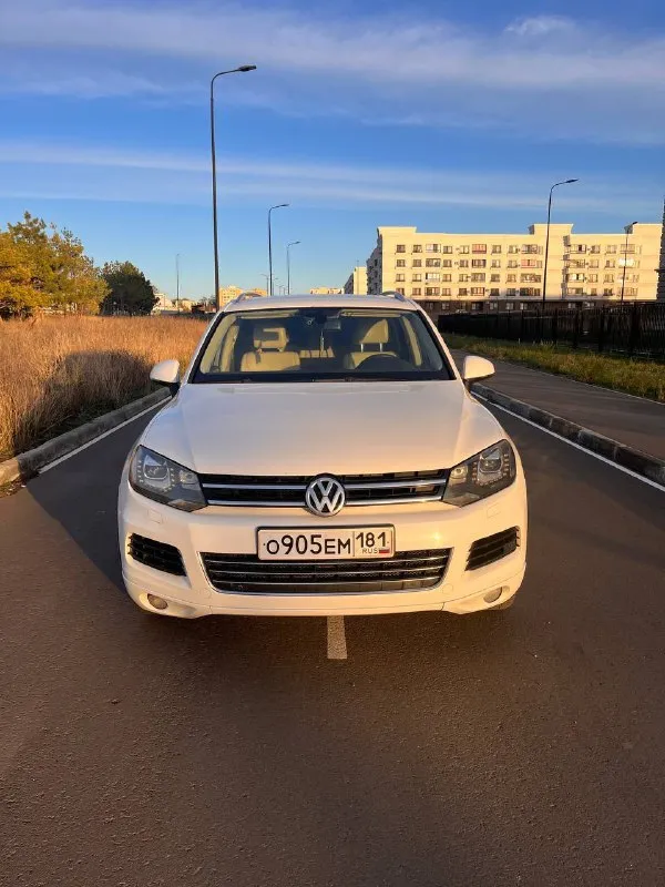 Продам volkswagen touareg 2012 года выпуска:
- Цена 1.300.000 очень срочно без торга!;
- 3.6 Fsi vr6 (cmta) 249 л. С.
- Пробег 241000 километров.
Комплектация:
- Полный привод;
- Пневмоподвеска 4 corner
- 8-Ступенчатая aisin;
- Фаркоп; и прочее!

Была замена цепей по оригиналу, замена топливной системы (фильтров, насоса и т. Д) замена тормозных дисков с колодками.
Состояние у автомобиля хорошее, по лкп есть моменты, есть царапины, сколы на заднем и переднем бамперах — не критично. Обслуживалась на масле petronas каждые 7-8 тысяч пробега. Стекла все родные включая и лобовое! Авто требует немного вложений, заправить кондиционер. По ходовой части без нареканий, ни каких стуков нет, пневмоподвеска работает отлично в технической части вложений не требует. Двигатель работает без нареканий! Все остальные вопросы по телефону!
Телефон: +79494408700 - фотография - 2
