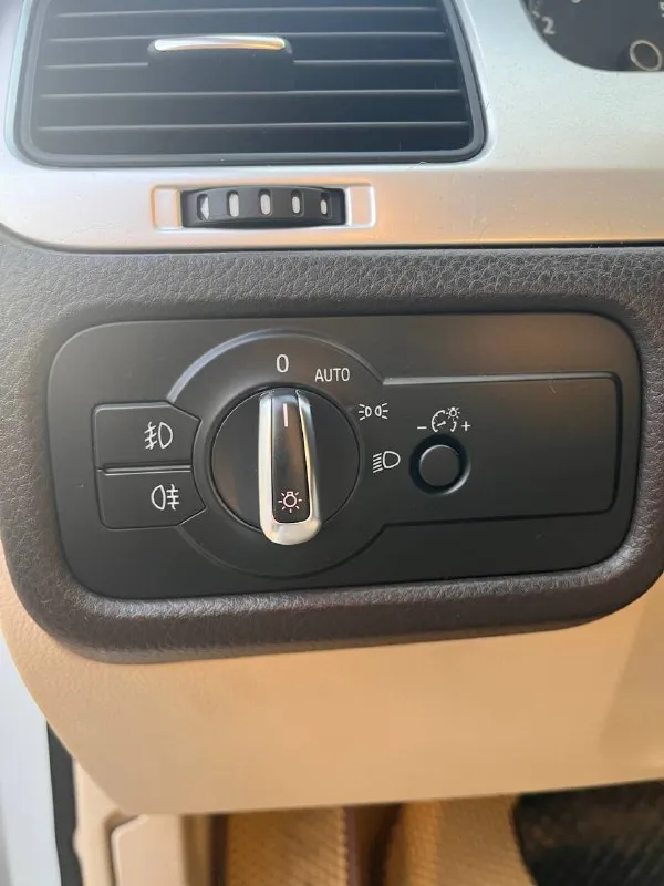 Продам volkswagen touareg 2012 года выпуска:
- Цена 1.300.000 очень срочно без торга!;
- 3.6 Fsi vr6 (cmta) 249 л. С.
- Пробег 241000 километров.
Комплектация:
- Полный привод;
- Пневмоподвеска 4 corner
- 8-Ступенчатая aisin;
- Фаркоп; и прочее!

Была замена цепей по оригиналу, замена топливной системы (фильтров, насоса и т. Д) замена тормозных дисков с колодками.
Состояние у автомобиля хорошее, по лкп есть моменты, есть царапины, сколы на заднем и переднем бамперах — не критично. Обслуживалась на масле petronas каждые 7-8 тысяч пробега. Стекла все родные включая и лобовое! Авто требует немного вложений, заправить кондиционер. По ходовой части без нареканий, ни каких стуков нет, пневмоподвеска работает отлично в технической части вложений не требует. Двигатель работает без нареканий! Все остальные вопросы по телефону!
Телефон: +79494408700 - фотография - 5
