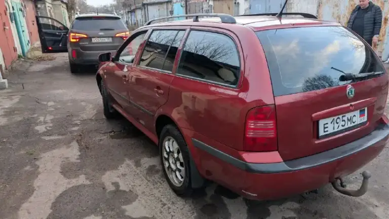 Рф учет!!!
Продается личный авто skoda octavia a4 tour
Авто служило верой и правдой много лет, за это время было сделано очень много, перебрана ходовка и т. П.
Мотор 1.6
Цена 600₽ 💰
Ничего нигде не стучит не бренчит не брякает, ничего не течет. Ездили аккуратно, в основном работа дом.
Вложили много сил и денег. Так же есть небольшие недочеты по кузову, пороги стаканы целые, салон ухоженный, в машине не курили!
Хорошая комплектация и самый надежный мотор
Стоит хорошая андроид магнитола
Торг у капота уместен, приезжайте смотрите
+79493897964 - фотография - 5