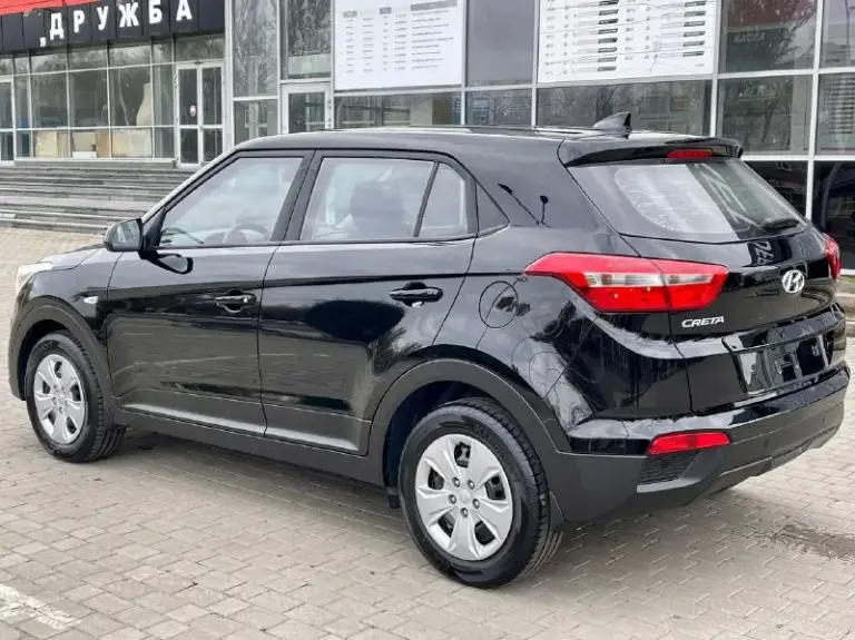 +79495236393
В продаже в городе донецке
Hyundai creta 1.6 бензин 123 л. С. Коробка автомат айсин 6 ступенчатый 2017 год вся в родной краске каждая единица кузова в родной заводской краске!
Один хозяин! Машинка вся в оригинале была бережная эксплуатация! Пробег 132 тыс км родной оригинальный проверенный пробег! Кузов в идеальном состоянии! Весь в отражений ! Днище идеальное гаражное хранение ! Салон в идеальном состоянии в машине не курили ! Машина очень ухоженная ! Два ключа сервисные книги! Резина зимняя хорошая, камера заднего вида, кондиционер рабочий, подогревы сидений, подогревы всех зеркал, датчик давления в шинах полный бортовой компьютер, мульти руль, полная мульти медиа, гарнитура свободные руки, состояние по всем параметрам отличное без единого вложения! Двигатель коробка и ходовая часть все в идеальном состоянии! Машинка в отличном состоянии тот кто приобретёт будет очень доволен, постоянный учёт полное переоформление в мрэо
Два комплекта резины
Цена 1 680 000 руб торг +79495236393 - фотография - 3