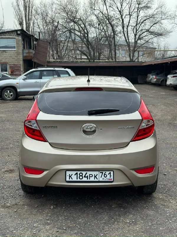 Hyundai solaris 2011 1.4 мкпп цена: 650.000 рублей + разумный торг реальному покупателю hyundai солярис - пробег 185.000 км - автотека зеленая - мотор и коробка на отлично нареканий нет, не дымит не троит - делать ничего не нужно сел и поехал - 2 комплекта колес зима (на дисках) лето (штампы) - комплектация 4 стеклоподъемника, подогрев сидений, подогрев заднего стекла, стоит хороший свет, мульти руль, электро-регулировка зеркал - печка, кондиционер все работает документы кристально чистые без штрафов, запретов и т. Д переоформление без проблем, могу присутствовать в мрэо осмотр макеевка тел: +7 (949) 097-61-76
📞 Звоните: +7(949)0976176 - фотография - 5