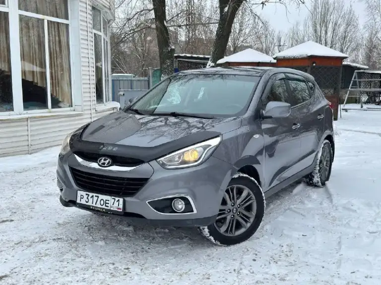 К вашему вниманию hyundai ix35 2014 года мотор 2.0 бензин
Пробег 185 тыс родного
2 Владельца
В идеальном состоянии как по кузову так и технически
Мотор работает отлично тихо без посторонних шумов
Коробка работает как нужно переключает плавно не пинает не задерживает
Все в идеале
Автомобиль в родном окрасе
1-Косметический окрас дверь косметика!!!
Без дтп!
Все стекла родные !!!
Кроме лобового
В этом автомобиле есть все для комфортной езды.
Юридически чистый автомобиль!!!
Продажа по договору купли-продажи или через мрэо!!!!
Комплектация
-Датчик света:
-Датчик дождя:
-Круиз контроль:
-Доводчики стёкол:
-Подогревы всех сидений:
-Помощь при спуске:
-Адаптивные фары:
-Парктроники:
-4 Стекло подъёмника:
-Электро зеркала:
-Подогрев зеркал заднего вида:
-Бортовой компьютер:
-Регистрация р. Ф 🇷🇺🇷🇺🇷🇺
Цена 1 340 000
Тел +79495095858
Тел +79895435743 телега ватсап - фотография - 2