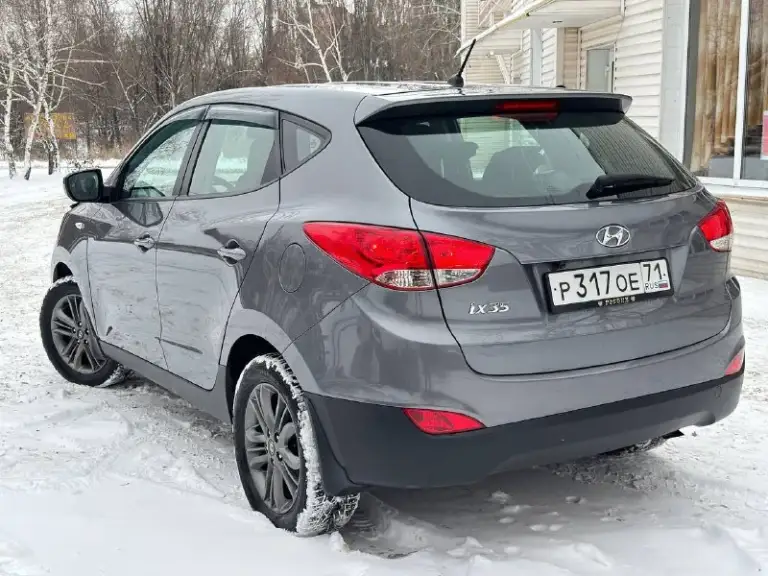 К вашему вниманию hyundai ix35 2014 года мотор 2.0 бензин
Пробег 185 тыс родного
2 Владельца
В идеальном состоянии как по кузову так и технически
Мотор работает отлично тихо без посторонних шумов
Коробка работает как нужно переключает плавно не пинает не задерживает
Все в идеале
Автомобиль в родном окрасе
1-Косметический окрас дверь косметика!!!
Без дтп!
Все стекла родные !!!
Кроме лобового
В этом автомобиле есть все для комфортной езды.
Юридически чистый автомобиль!!!
Продажа по договору купли-продажи или через мрэо!!!!
Комплектация
-Датчик света:
-Датчик дождя:
-Круиз контроль:
-Доводчики стёкол:
-Подогревы всех сидений:
-Помощь при спуске:
-Адаптивные фары:
-Парктроники:
-4 Стекло подъёмника:
-Электро зеркала:
-Подогрев зеркал заднего вида:
-Бортовой компьютер:
-Регистрация р. Ф 🇷🇺🇷🇺🇷🇺
Цена 1 340 000
Тел +79495095858
Тел +79895435743 телега ватсап - фотография - 5