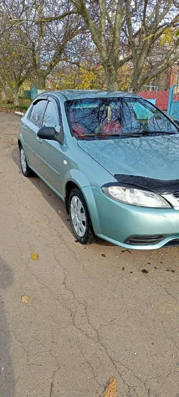 Продам семейный автомобиль chevrolet лачетти хетчбэк за 530т. Р, 2006г. 1.4 на 95 л. С, мкпп, гур, абс, цз, кондиционер, задний парктроник все работает, чек не горит, пробег 205т. Км, автомобиль вложений не требует, кузов без рыжиков как на фото, мотор сухой, масло не расходует не дымит катализатор на месте. Все жидкости заменены ничего не вытекает. Салон чистый ухоженный, работает каждая кнопка, новый компрессор кондиционера с трубками и радиаторами, новый радиатор печки, стекла родные, лобовое без сколов и трещин, дно без гнили и рыжиков, машина на зимней резине, лето тоже имеется. Задатки, обмены, свои цены не предлагать!!! Хотите посмотреть, заранее звоните +7949 9240292 цена 530т
📲 Tg: олег олегович
📞 Звоните: +7(949)9240292 - фотография - 2