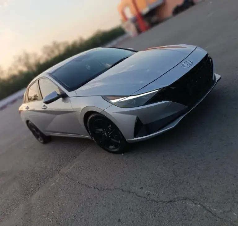 Продам hyundai elantra sport 2021 года. 67000 км. Объем двигателя 2.0л. Подогрев сидений, подогрев зеркал,2-x зонный климат-контроль,
Мультируль, адаптивный круиз-контроль, камера заднего вида, старт-стоп,
Бесключевой доступ, система курсовой устойчивости (стабилизации). Электронная приборка, цветной дисплей с wi-fi и интеграцией android/apple (carplay), акустика, aux, bluetooth, usb, gps (система смм), голосовое управление. Беспородная зарядка.
Автозапуск, подушки безопасности (airbag), abs, esp. Электро ручник/auto hold, датчик света, датчик дождя, авто дальний. Дистроник, удержание в полосе и датчик слепых зон. Датчик давления шин с показаниями каждого колеса на экране. Аварийное торможение при угрозе столкновения
-Масла, фильтра поменяны
2 190 000 Руб. Торг.
+7 949 77 88 099
📲 Tg: р т
📞 Звоните: +7(949)7788099 - фотография - 3