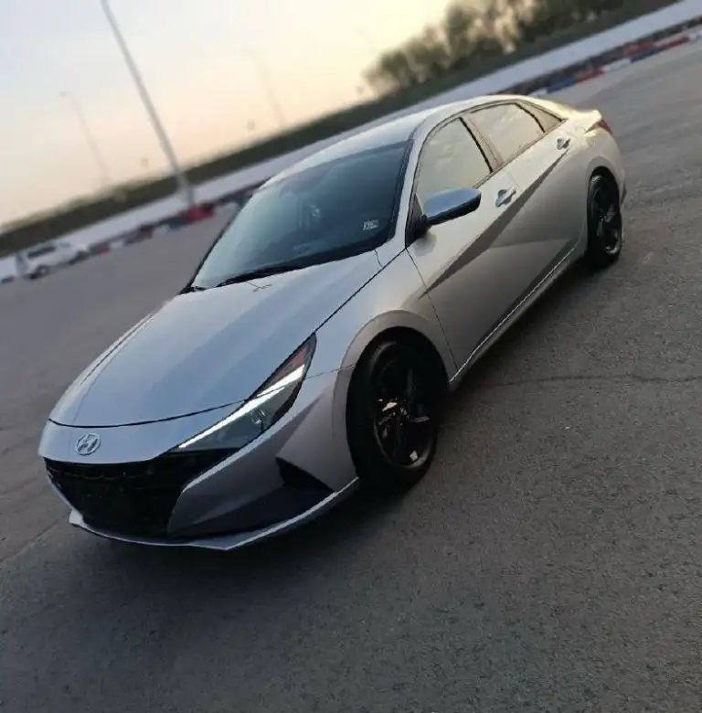 Продам hyundai elantra sport 2021 года. 67000 км. Объем двигателя 2.0л. Подогрев сидений, подогрев зеркал,2-x зонный климат-контроль,
Мультируль, адаптивный круиз-контроль, камера заднего вида, старт-стоп,
Бесключевой доступ, система курсовой устойчивости (стабилизации). Электронная приборка, цветной дисплей с wi-fi и интеграцией android/apple (carplay), акустика, aux, bluetooth, usb, gps (система смм), голосовое управление. Беспородная зарядка.
Автозапуск, подушки безопасности (airbag), abs, esp. Электро ручник/auto hold, датчик света, датчик дождя, авто дальний. Дистроник, удержание в полосе и датчик слепых зон. Датчик давления шин с показаниями каждого колеса на экране. Аварийное торможение при угрозе столкновения
-Масла, фильтра поменяны
2 190 000 Руб. Торг.
+7 949 77 88 099
📲 Tg: р т
📞 Звоните: +7(949)7788099 - фотография - 4