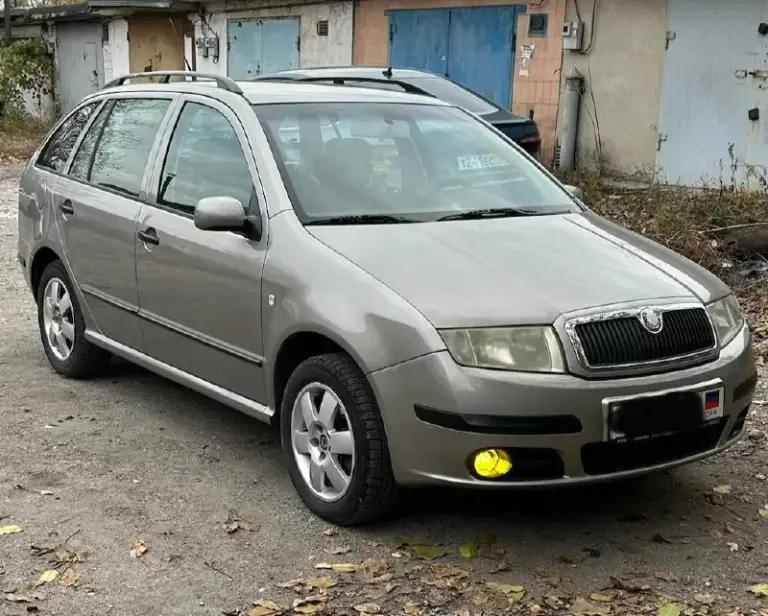 🚗 Продаётся комфортный автомобиль универсал skoda fabia mk 1 2007 года выпуска
🔥 Атмосферный двигатель объемом 2 литра 🔥🔥🔥обеспечивает динамичное ускорение и удовольствие от вождения.
Машина была пригнана в 2022г с германии🇩🇪
В автомобиле имеются:
✅ Круиз-контроль для комфортного передвижения на дальние расстояния.
✅ Кондиционер для приятного климата в салоне.
✅ Холодильник в бардачке – удобно хранить напитки и закуски.
✅ Магнитофон 4/64 с камерой заднего вида для безопасного маневрирования.
✅ Подогрев зеркал и передних сидений для комфорта в любую погоду.
✅ Передние стеклоподъемники для удобства управления окнами.
✅ Три ключа для дополнительного удобства.
Автомобиль полностью обслужен, недавно залито свежее масло 5w40 bardal, заменены все фильтра, включая топливный. Масло меняется регулярно каждые 6-7 тысяч километров, автомобиль не потребляет масло между заменами. Приятный расход топлива:( особенно с нынешними ценам
📲 Tg: владислав
📞 Звоните: +7(949)3415088 - фотография - 1