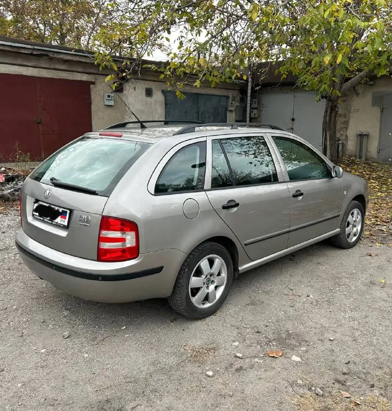 🚗 Продаётся комфортный автомобиль универсал skoda fabia mk 1 2007 года выпуска
🔥 Атмосферный двигатель объемом 2 литра 🔥🔥🔥обеспечивает динамичное ускорение и удовольствие от вождения.
Машина была пригнана в 2022г с германии🇩🇪
В автомобиле имеются:
✅ Круиз-контроль для комфортного передвижения на дальние расстояния.
✅ Кондиционер для приятного климата в салоне.
✅ Холодильник в бардачке – удобно хранить напитки и закуски.
✅ Магнитофон 4/64 с камерой заднего вида для безопасного маневрирования.
✅ Подогрев зеркал и передних сидений для комфорта в любую погоду.
✅ Передние стеклоподъемники для удобства управления окнами.
✅ Три ключа для дополнительного удобства.
Автомобиль полностью обслужен, недавно залито свежее масло 5w40 bardal, заменены все фильтра, включая топливный. Масло меняется регулярно каждые 6-7 тысяч километров, автомобиль не потребляет масло между заменами. Приятный расход топлива:( особенно с нынешними ценам
📲 Tg: владислав
📞 Звоните: +7(949)3415088 - фотография - 3