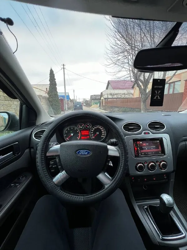 Продам ford focus 2 ghia европеец сборка германия!
Год: 2007
Пробег: 320 родной
Двигатель 1.6 бензин работает отлично ровно, едет очень хорошо, ходовая отличная без стуков, и прочего, кузов в очень достойном состоянии без гнили и дыр, днище, пороги отличные! Дтп не было, везде заводская сборка
Комплектация ghia богатая с эл. Привод сидений, подогревами сидений, зеркал, esp(курсовая устойчивость), круиз контроль, мульт руль, сенсорная мультимедиа, датчик света, и дождя, эл, зеркала, камера заднего вида, задние парктроники, эл. Регулировка фар, бортовой компьютер. Дисковые тормоза вкруг, отличная зимняя резина! Центральный замок, автомобиль ухоженый за все время 2 владельца было, птс оригинал, 3 ключа! Очень вместительный универсал
Документы чистые без штрафов и запретов.
Вложений не требует
Полное переоформление!
Торг есть
Цена: 570000
📍Мариуполь
📞+79496463727 - фотография - 10