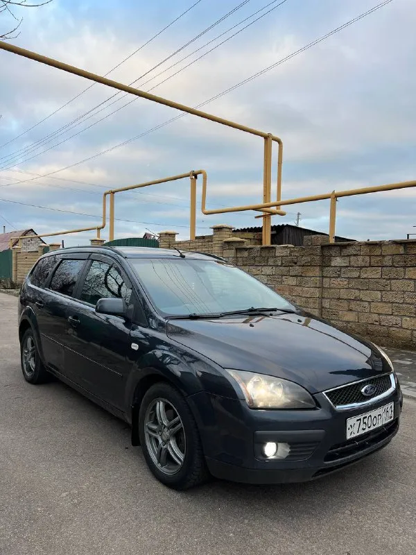 Продам ford focus 2 ghia европеец сборка германия!
Год: 2007
Пробег: 320 родной
Двигатель 1.6 бензин работает отлично ровно, едет очень хорошо, ходовая отличная без стуков, и прочего, кузов в очень достойном состоянии без гнили и дыр, днище, пороги отличные! Дтп не было, везде заводская сборка
Комплектация ghia богатая с эл. Привод сидений, подогревами сидений, зеркал, esp(курсовая устойчивость), круиз контроль, мульт руль, сенсорная мультимедиа, датчик света, и дождя, эл, зеркала, камера заднего вида, задние парктроники, эл. Регулировка фар, бортовой компьютер. Дисковые тормоза вкруг, отличная зимняя резина! Центральный замок, автомобиль ухоженый за все время 2 владельца было, птс оригинал, 3 ключа! Очень вместительный универсал
Документы чистые без штрафов и запретов.
Вложений не требует
Полное переоформление!
Торг есть
Цена: 570000
📍Мариуполь
📞+79496463727 - фотография - 2