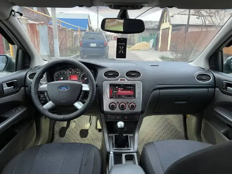 Продам ford focus 2 ghia европеец сборка германия!
Год: 2007
Пробег: 320 родной
Двигатель 1.6 бензин работает отлично ровно, едет очень хорошо, ходовая отличная без стуков, и прочего, кузов в очень достойном состоянии без гнили и дыр, днище, пороги отличные! Дтп не было, везде заводская сборка
Комплектация ghia богатая с эл. Привод сидений, подогревами сидений, зеркал, esp(курсовая устойчивость), круиз контроль, мульт руль, сенсорная мультимедиа, датчик света, и дождя, эл, зеркала, камера заднего вида, задние парктроники, эл. Регулировка фар, бортовой компьютер. Дисковые тормоза вкруг, отличная зимняя резина! Центральный замок, автомобиль ухоженый за все время 2 владельца было, птс оригинал, 3 ключа! Очень вместительный универсал
Документы чистые без штрафов и запретов.
Вложений не требует
Полное переоформление!
Торг есть
Цена: 570000
📍Мариуполь
📞+79496463727 - фотография - 9