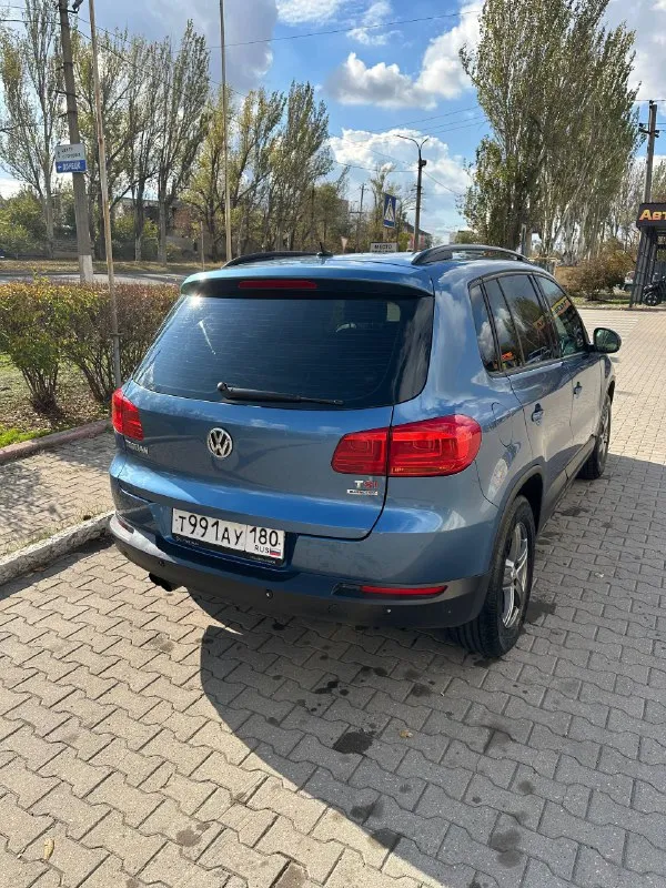 Срочно продам
Volkswagen tiguan, 2012 г. , 1.4л tsi.
Пробег: 243 000 км.
Акп dsg, работает плавно, без пинков. Мотор работает ровно, обслуживался регулярно.
Автомобиль в хорошем состоянии. Ходовая полностью обслужена, ничего не стучит, колодки/тормозные диски поменяны в круг. Салон чистый, ухоженный. Автотека зеленая!!

Комплектация: электро-регулировка зеркал с подогревом и складыванием, мультируль, датчик света/дождя, двузонный климат контроль, подогревы сидений, auto-hold, электроручник, задние парктроники, abs, esp, омыватель фар. Плюсом второй комплект резины. Владею три года и оформлена на меня!
Цена: 1 200 000 руб.
Осмотр г. Горловка
Телефон: +7 949 313-13-32 - фотография - 6
