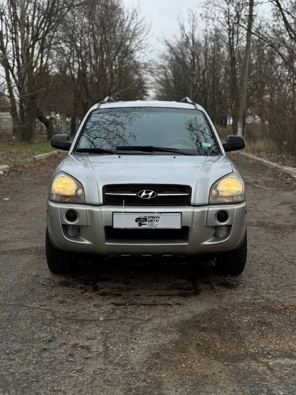 🚗 💰Продам автомобиль💰🚀
     Hyundai tucson
▶️ ❗️Пробег 96 тыс❗️ 😱
▶️ Год выпуска: 2004 г.
▶️Обьем 2.0
      ❗️❗️ Акпп ❗️✅ бережное использование, есть автотека по запросу.
🔥 Автомобиль в отличной комплектации:
• Кондиционер работает ❗️
• Полный стеклопакет
• Легкосплавные диски + новая зимняя резина.
❗Предоставлю видео обзор по требованию!

🏛 Юридически автомобиль чист, без штрафов и запретов!
Уже на 180 регионе
🏢 Осмотр в г. Амвросиевка или по договорённости в любом городе.
Доставка в любой город л-днр
☎ Телефон для связи: +79493391770
+79490789890
Телеграмм, мах. Вацап на номере.
Телефон включен всегда!
💰 Цена 870.000 тысяч рублей.
    Торг возможен но не      желателен 😜 - фотография - 2