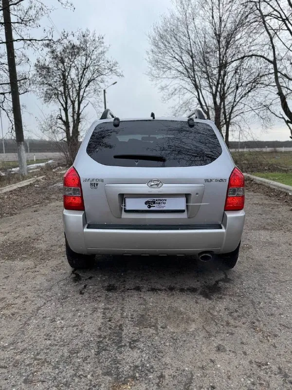 🚗 💰Продам автомобиль💰🚀
     Hyundai tucson
▶️ ❗️Пробег 96 тыс❗️ 😱
▶️ Год выпуска: 2004 г.
▶️Обьем 2.0
      ❗️❗️ Акпп ❗️✅ бережное использование, есть автотека по запросу.
🔥 Автомобиль в отличной комплектации:
• Кондиционер работает ❗️
• Полный стеклопакет
• Легкосплавные диски + новая зимняя резина.
❗Предоставлю видео обзор по требованию!

🏛 Юридически автомобиль чист, без штрафов и запретов!
Уже на 180 регионе
🏢 Осмотр в г. Амвросиевка или по договорённости в любом городе.
Доставка в любой город л-днр
☎ Телефон для связи: +79493391770
+79490789890
Телеграмм, мах. Вацап на номере.
Телефон включен всегда!
💰 Цена 870.000 тысяч рублей.
    Торг возможен но не      желателен 😜 - фотография - 6