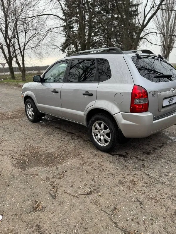 🚗 💰Продам автомобиль💰🚀
     Hyundai tucson
▶️ ❗️Пробег 96 тыс❗️ 😱
▶️ Год выпуска: 2004 г.
▶️Обьем 2.0
      ❗️❗️ Акпп ❗️✅ бережное использование, есть автотека по запросу.
🔥 Автомобиль в отличной комплектации:
• Кондиционер работает ❗️
• Полный стеклопакет
• Легкосплавные диски + новая зимняя резина.
❗Предоставлю видео обзор по требованию!

🏛 Юридически автомобиль чист, без штрафов и запретов!
Уже на 180 регионе
🏢 Осмотр в г. Амвросиевка или по договорённости в любом городе.
Доставка в любой город л-днр
☎ Телефон для связи: +79493391770
+79490789890
Телеграмм, мах. Вацап на номере.
Телефон включен всегда!
💰 Цена 870.000 тысяч рублей.
    Торг возможен но не      желателен 😜 - фотография - 7