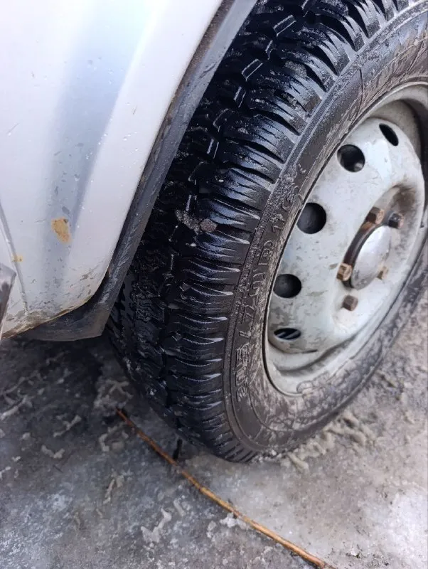 Ваз (lada) 4x4 (нива) 1.8 mt, 2004, 108 000 км
Год выпуска: 2004;
Объём двигателя: 1.8 л;
Коробка передач: механическая (mt);
Привод: полный (4wd) — уверенно держит дорогу в любых условиях;
Топливо: бензин, газ (не зарегистрированный
Кузов: 4 двери.
Состояние: автомобиль в рабочем состоянии, двигатель работает ровно, без нареканий. Ходовая часть проверена
Ходовая часть пересобранная, стоит новый генератор, новые шрусовые кардоны, кузов имеет следы эксплуатации но без серьёзных повреждений.
Возможна переделка под инжектор, вся проводка имеется
Место нахождение: г. Горловка, донецкая область
Телефон:+79493237108
Цена:450 тыс. Руб, без торга
📞 Звоните: +7(949)3237108 - фотография - 2