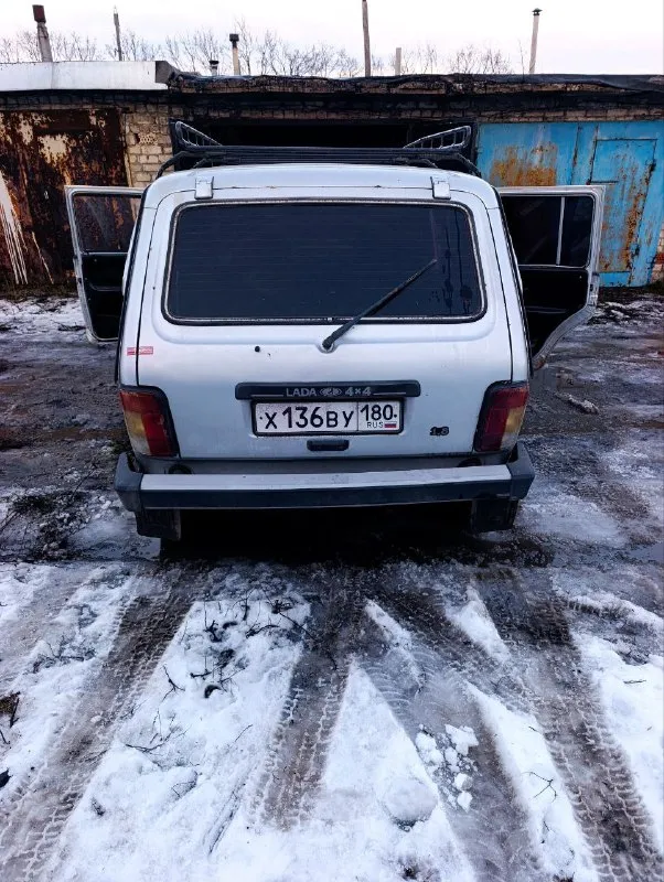 Ваз (lada) 4x4 (нива) 1.8 mt, 2004, 108 000 км
Год выпуска: 2004;
Объём двигателя: 1.8 л;
Коробка передач: механическая (mt);
Привод: полный (4wd) — уверенно держит дорогу в любых условиях;
Топливо: бензин, газ (не зарегистрированный
Кузов: 4 двери.
Состояние: автомобиль в рабочем состоянии, двигатель работает ровно, без нареканий. Ходовая часть проверена
Ходовая часть пересобранная, стоит новый генератор, новые шрусовые кардоны, кузов имеет следы эксплуатации но без серьёзных повреждений.
Возможна переделка под инжектор, вся проводка имеется
Место нахождение: г. Горловка, донецкая область
Телефон:+79493237108
Цена:450 тыс. Руб, без торга
📞 Звоните: +7(949)3237108 - фотография - 6
