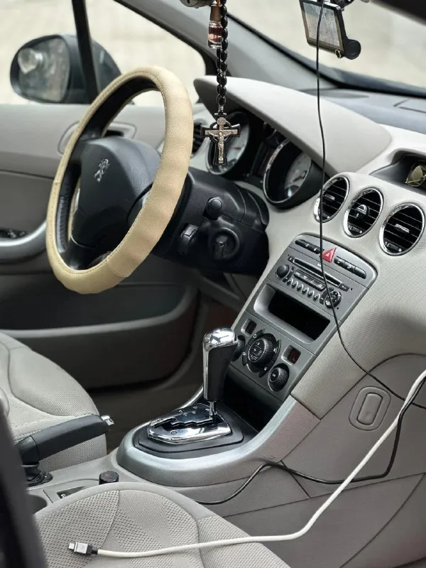 Peugeot 308 🦁
1.6 2008Г. Ат ( автомат )
Пробег: 111.000км ( родной )
2 Владельца❗️
В самой богатой комплектации: белый тканевый салон, панорамная крыша, климат многозонный, подогревы передних сидений, автоматическое складывание боковых зеркал( при открытие/закрытие авто ) 4эл. Стеклоподъемника, хорошая запаска + домкрат
Зимняя резина cordiant на литых дисках
Автомобиль полностью оцинкованный
Цена автомобиля: 520.000 рублей ( торг приветствуется у капота )
+79494095214
Г. Макеевка
📞 Звоните: +7(949)4095214 - фотография - 3
