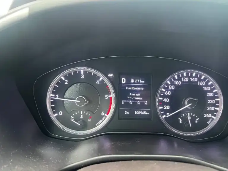 Продам hyundai santa fe 2019г. , передний привод, 2.0 170л. С. Пробег 109 тыс. Км +79493376210 машина для корейского рынка, я первый владелец по россии. Комплектация пред максимальная: 2 ключа, 2 комплекта хорошей резины, (2 комплект на дисках), спереди поклеена атермальная тонировка, удержание в полосе, дистроник, датчик от столкновений, датчики слепых зон, авто холд, датчик света, дождя, подогрев руля, подогрев всех сидений, обдув передних сидений, панорама. Расход 7-8 л. Цена 3.2млн. Руб. Торг
📞 Звоните: +7(949)3376210 - фотография - 3