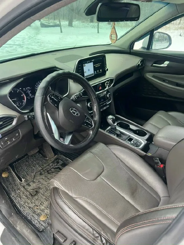 Продам hyundai santa fe 2019г. , передний привод, 2.0 170л. С. Пробег 109 тыс. Км +79493376210 машина для корейского рынка, я первый владелец по россии. Комплектация пред максимальная: 2 ключа, 2 комплекта хорошей резины, (2 комплект на дисках), спереди поклеена атермальная тонировка, удержание в полосе, дистроник, датчик от столкновений, датчики слепых зон, авто холд, датчик света, дождя, подогрев руля, подогрев всех сидений, обдув передних сидений, панорама. Расход 7-8 л. Цена 3.2млн. Руб. Торг
📞 Звоните: +7(949)3376210 - фотография - 4