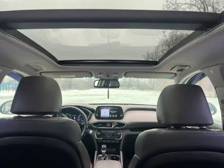 Продам hyundai santa fe 2019г. , передний привод, 2.0 170л. С. Пробег 109 тыс. Км +79493376210 машина для корейского рынка, я первый владелец по россии. Комплектация пред максимальная: 2 ключа, 2 комплекта хорошей резины, (2 комплект на дисках), спереди поклеена атермальная тонировка, удержание в полосе, дистроник, датчик от столкновений, датчики слепых зон, авто холд, датчик света, дождя, подогрев руля, подогрев всех сидений, обдув передних сидений, панорама. Расход 7-8 л. Цена 3.2млн. Руб. Торг
📞 Звоните: +7(949)3376210 - фотография - 5