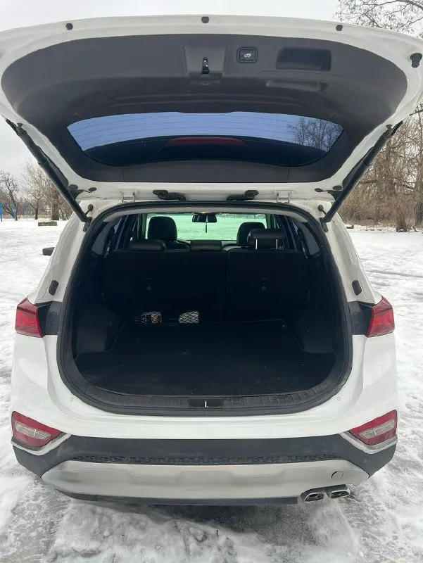 Продам hyundai santa fe 2019г. , передний привод, 2.0 170л. С. Пробег 109 тыс. Км +79493376210 машина для корейского рынка, я первый владелец по россии. Комплектация пред максимальная: 2 ключа, 2 комплекта хорошей резины, (2 комплект на дисках), спереди поклеена атермальная тонировка, удержание в полосе, дистроник, датчик от столкновений, датчики слепых зон, авто холд, датчик света, дождя, подогрев руля, подогрев всех сидений, обдув передних сидений, панорама. Расход 7-8 л. Цена 3.2млн. Руб. Торг
📞 Звоните: +7(949)3376210 - фотография - 8