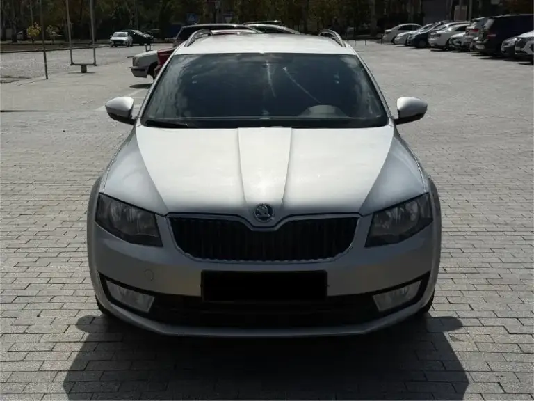 ❗️Продам skoda octavia а7, 2014 г. В. , чешская сборка. 250 000 км чистого, трассового пробега, 1.6 турбодизель, механика.
Авто обслужено, в авариях не была, все расходники своевременно менялись, гаражное хранение, чехол на руле и передних сидениях. Ходовая, коробка, двигатель в отличном состоянии. Любые проверки приветствуются (за ваш счет). За весь срок эксплуатации авто ни разу не подвело, едет плавно и ровно.
💴 - 1 150 000 ₽ (Обоснованный торг уместен)
📞 - +79494532394
Донецк - фотография - 5