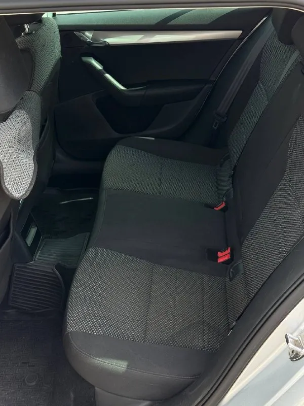 ❗️Продам skoda octavia а7, 2014 г. В. , чешская сборка. 250 000 км чистого, трассового пробега, 1.6 турбодизель, механика.
Авто обслужено, в авариях не была, все расходники своевременно менялись, гаражное хранение, чехол на руле и передних сидениях. Ходовая, коробка, двигатель в отличном состоянии. Любые проверки приветствуются (за ваш счет). За весь срок эксплуатации авто ни разу не подвело, едет плавно и ровно.
💴 - 1 150 000 ₽ (Обоснованный торг уместен)
📞 - +79494532394
Донецк - фотография - 8