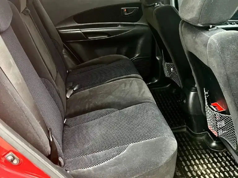 Продам идеальный hyundai tucson 2.0 бензин. Коробка автомат
2008 Год выпуска
Кузов в отличном состоянии в родном окрасе!
Техническое состояние — превосходное! Недавно было проведено полное техническое обслуживание. Все стекла оригинальные, а геометрия кузова идеально ровная. Безопасность на высшем уровне, все герметики завод. Двигатель работает как часы: тихо, быстро. Автоматическая коробка передач переключается мягко и легко. Ходовая часть не имеет стуков. На машине установлены диски r16 на хорошей резине.
Комплектация богатая: климат-контроль, подогревы сидений, гидроусилитель руля, подушки безопасности airbag, система abs, электрическая регулировка зеркал с обогревом, электрические стеклоподъёмники с доводчиками и сигнализация. Дополнительно установлены мультимедиа с bluetooth, качественная аудиосистема и тонировка задней полусферы. Ржавчины и гнили нет нигде. Днище, пороги, стаканы, лонжероны — всё целое!цена 885.000₽ торг!все вопросы по телефону +79493578236 - фотография - 8