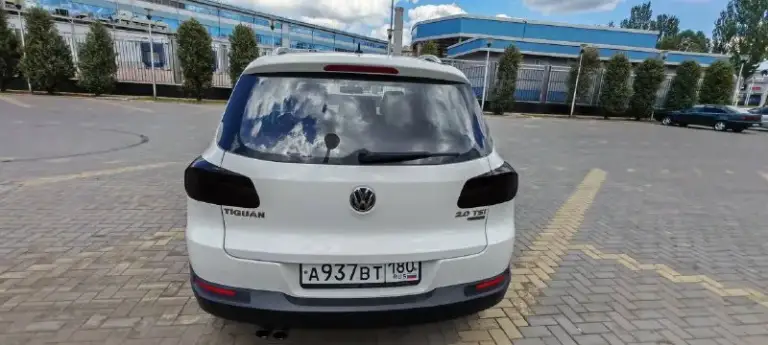 🚗 Volkswagen tiguan год: 2012 тип кпп: автомат, полный привод двигатель : 2.0 tsi (cawb) пробег: 186000 мой личный авто, я второй хозяин покупал чуть менее 2х лет назад, 200л. С. , адаптивный свет, два комплекта свежей резины и дисков (зима 2000км пробега, лето 1000км), круиз контроль, и т. Д. , учитывая пробег сделано большое то в ваг сервисе "шкода" обслужена ходовая (аморты, сайленты, тяги, опоры стоек и т. Д. ), замена цепи грм, замена тнвд, клапан фазорегулятора, основной радиатор, вентилятор, катушки, свечи и ещё по мелочи что я уже и не помню, на большинство работ есть расчет заявки и валяются старые замененные запчасти в гараже, машина не новая, есть косячки по лкп мелкие, отдаю 2 комплекта резины, показ в донецке. Цена: 1100000руб тел +79495040600
📞 Звоните: +7(949)5040600 - фотография - 4
