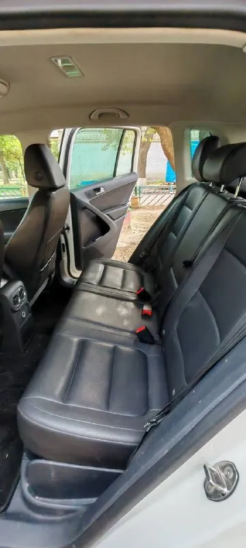🚗 Volkswagen tiguan год: 2012 тип кпп: автомат, полный привод двигатель : 2.0 tsi (cawb) пробег: 186000 мой личный авто, я второй хозяин покупал чуть менее 2х лет назад, 200л. С. , адаптивный свет, два комплекта свежей резины и дисков (зима 2000км пробега, лето 1000км), круиз контроль, и т. Д. , учитывая пробег сделано большое то в ваг сервисе "шкода" обслужена ходовая (аморты, сайленты, тяги, опоры стоек и т. Д. ), замена цепи грм, замена тнвд, клапан фазорегулятора, основной радиатор, вентилятор, катушки, свечи и ещё по мелочи что я уже и не помню, на большинство работ есть расчет заявки и валяются старые замененные запчасти в гараже, машина не новая, есть косячки по лкп мелкие, отдаю 2 комплекта резины, показ в донецке. Цена: 1100000руб тел +79495040600
📞 Звоните: +7(949)5040600 - фотография - 7
