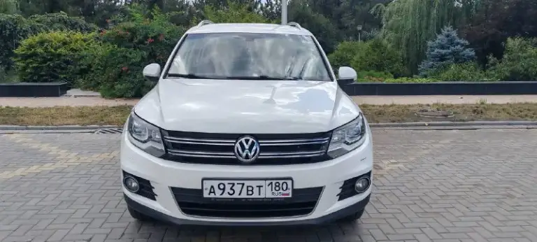 🚗 Volkswagen tiguan
Год: 2012
Тип кпп: автомат, полный привод
Двигатель : 2.0 tsi (cawb)
Пробег: 186000
Мой личный авто, я второй хозяин покупал чуть менее 2х лет назад, 200л. С. , адаптивный свет, два комплекта свежей резины и дисков (зима 2000км пробега, лето 1000км), круиз контроль, и т. Д. , учитывая пробег сделано большое то в ваг сервисе "шкода" обслужена ходовая (аморты, сайленты, тяги, опоры стоек и т. Д. ), замена цепи грм, замена тнвд, клапан фазорегулятора, основной радиатор, вентилятор, катушки, свечи и ещё по мелочи что я уже и не помню, на большинство работ есть расчет заявки и валяются старые замененные запчасти в гараже, машина не новая, есть косячки по лкп мелкие, отдаю 2 комплекта резины, показ в донецке.
Цена: 1100000руб
Моб тел +79495040600 - фотография - 1