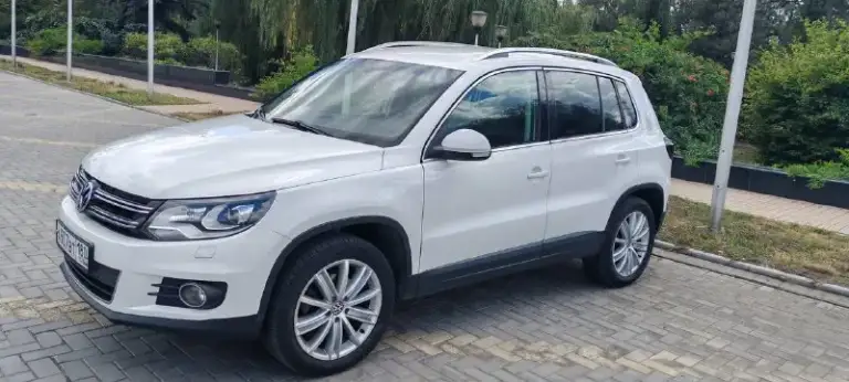 🚗 Volkswagen tiguan
Год: 2012
Тип кпп: автомат, полный привод
Двигатель : 2.0 tsi (cawb)
Пробег: 186000
Мой личный авто, я второй хозяин покупал чуть менее 2х лет назад, 200л. С. , адаптивный свет, два комплекта свежей резины и дисков (зима 2000км пробега, лето 1000км), круиз контроль, и т. Д. , учитывая пробег сделано большое то в ваг сервисе "шкода" обслужена ходовая (аморты, сайленты, тяги, опоры стоек и т. Д. ), замена цепи грм, замена тнвд, клапан фазорегулятора, основной радиатор, вентилятор, катушки, свечи и ещё по мелочи что я уже и не помню, на большинство работ есть расчет заявки и валяются старые замененные запчасти в гараже, машина не новая, есть косячки по лкп мелкие, отдаю 2 комплекта резины, показ в донецке.
Цена: 1100000руб
Моб тел +79495040600 - фотография - 3
