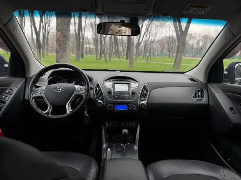 Тел. +79496447941
Продам hyundai ix35 2014г. В идеальном состоянии! По автомобилю делать не чего не надо!! Готов ехать на любые проверки за ваш счёт!
Стёкла все заводские включая лобовое!
Птс оригинал
Один владелец по птс!
Переоформление в мрэо
Комплектация
Двигатель 2.0 бензин
Пробег 187т
Abs
Esp
Airbag
Круиз контроль
Бортовой компьютер
Кожаный салон
Камера заднего хода
Помощь при спуске
Подогрев сидений
Подогрев зеркал
Parktronic
Электро слаживания зеркал
Двухзонный климат контроль
4 Стеклоподъемника
2 Ключа
Хорошая резина
Цена 1.335.000т. Р
Очень срочно торг
Возможно продажа в кредит
📲 Tg: @artur_dadunia
📞 Звоните: +7(949)6447941 - фотография - 10