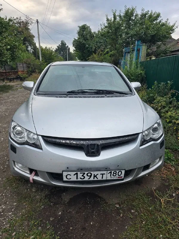 Продам honda civic 4d 2006 год я собственник, переоформление без проблем
285 000 Пробега
Двигатель 1.8 на 140 л. С. Едет бодро.
Замена масла каждые 7-8т км.
Коробка 6ст. Механика без нареканий (заменены все подшипники, сальники и масло 10т км назад, а так же сцепление и выжимной.
По ходовой требуется заменить втулки и стойки стабилизаторов. В остальном всё в порядке.
По кузову в связи с возрастом есть к чему приложить руки.
Имеются незначительные рыжики на задних арках. Сами пороги и арки переваривались и обрабатывались летом прошлого года.
Стоит хороший свет (линзы + новые стекла)
Установлена хорошая музыка
Лето 17 диски с аккорда
Зима 16 штампы с шипованной резиной.
Цена 600к
Территориально машина находится в макеевке
+79493812865 - фотография - 1
