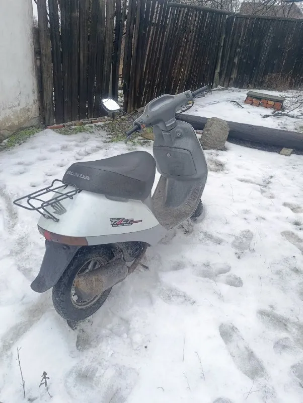 Продам -скутер honda takt af16,мотор после капиталки стоит новый коленвал, карбюратор, подшипники поршневая, обслужен вариатор, редуктор, стоит новая резина, по электрике все работает, сел поехал, цена25000,звонить по номеру+7949-419-41-70.г шахтерск. ( попросили выложить)
📞 Звоните: +7(949)4194170 - фотография - 1