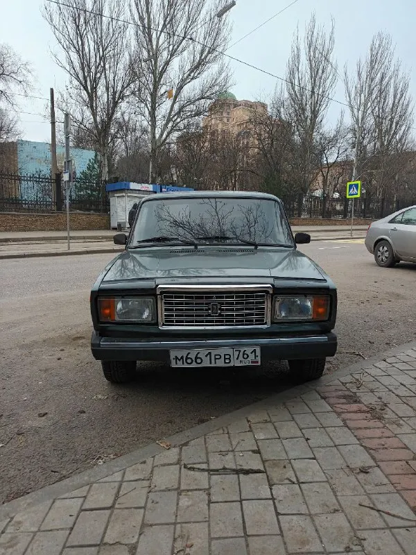 Продам
Ваз 2107
Год 2010
Пробег 180 тысяч
Мотор 1.6
Установлена сигнализацыя и цз
Машина без штрафов и запретов
Готов присутствовать в мрео
Машина на полном ходу сел поехал
Мотор без масла жора
Коробка без хрустов
Ходовая в порядке
Кузов ровный не косой не кривой
Но есть возрастные дефекты жучки и т д
Раскажу по телефону
Цена 215 тысяч торг будет только у капота с реальным покупателем
Смотреть город донецк
+79498915814 - фотография - 1
