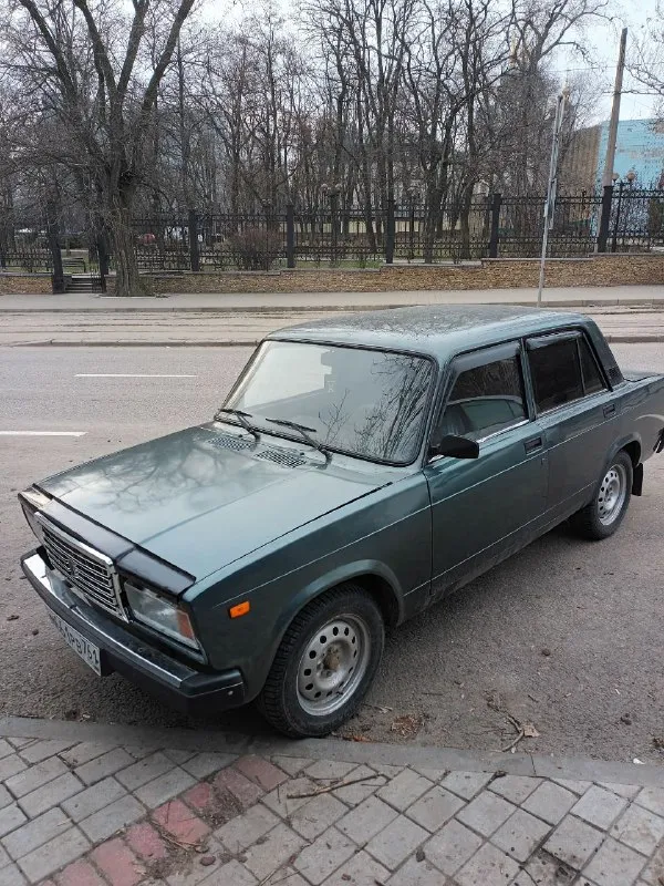 Продам
Ваз 2107
Год 2010
Пробег 180 тысяч
Мотор 1.6
Установлена сигнализацыя и цз
Машина без штрафов и запретов
Готов присутствовать в мрео
Машина на полном ходу сел поехал
Мотор без масла жора
Коробка без хрустов
Ходовая в порядке
Кузов ровный не косой не кривой
Но есть возрастные дефекты жучки и т д
Раскажу по телефону
Цена 215 тысяч торг будет только у капота с реальным покупателем
Смотреть город донецк
+79498915814 - фотография - 3