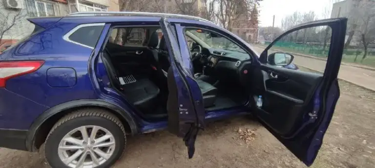 Продам nissan qashqai 2015 года.
Полный привод. Коробка вариатор.
Обьём двигателя 2 литра,144 лс.
Пробег 162 тысячи.
Комплектация полная.
Панорама, бесключевой доступ, кожаный салон, подогрев передних сидений, двухзонный климат-контроль, мультируль, фотохромное зеркало заднего вида, круиз-контроль, камера 360°.
Мультимедиа с хорошей аккустикой.
Машина полностью обслужена.
Я собственник.
Масло в двигателе и коробке менялось недавно.
Продажа не срочная.
Цена 1 млн.620 тысяч.
Торг минимальный у капота.
+79493500751 - Дмитрий.
Просьба, перекупам не беспокоить.
📲 Tg: дмитрий воробьёв
📞 Звоните: +7(949)3500751 - фотография - 4