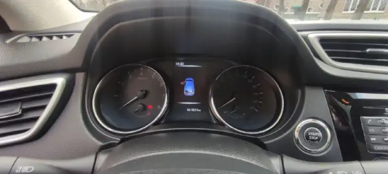 Продам nissan qashqai 2015 года.
Полный привод. Коробка вариатор.
Обьём двигателя 2 литра,144 лс.
Пробег 162 тысячи.
Комплектация полная.
Панорама, бесключевой доступ, кожаный салон, подогрев передних сидений, двухзонный климат-контроль, мультируль, фотохромное зеркало заднего вида, круиз-контроль, камера 360°.
Мультимедиа с хорошей аккустикой.
Машина полностью обслужена.
Я собственник.
Масло в двигателе и коробке менялось недавно.
Продажа не срочная.
Цена 1 млн.620 тысяч.
Торг минимальный у капота.
+79493500751 - Дмитрий.
Просьба, перекупам не беспокоить.
📲 Tg: дмитрий воробьёв
📞 Звоните: +7(949)3500751 - фотография - 6