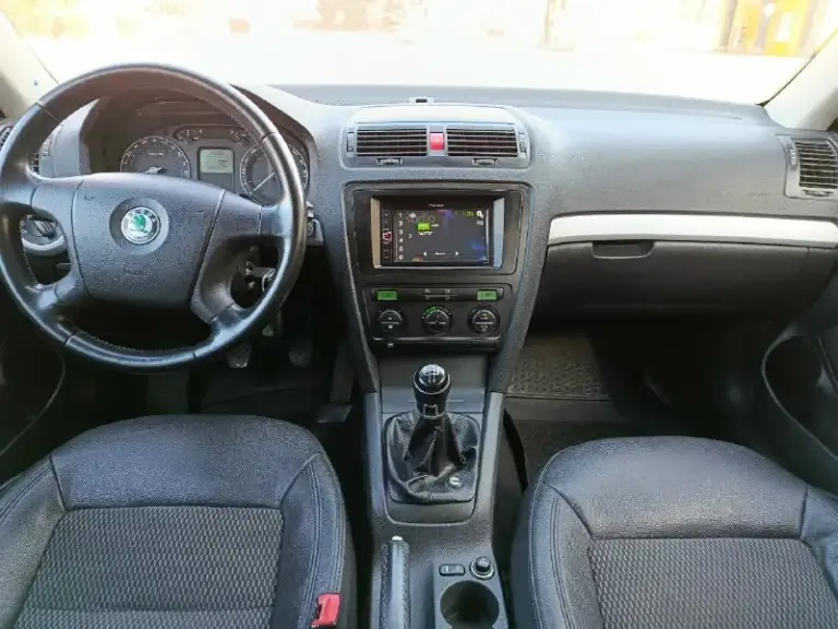 Продаю автомобиль skoda октавия а5. 2008 года выпуска двигатель 1.6 bsf мкпп 5 второй хозяин во владении 8 лет. Пробег 280000 км полностью в исправном состоянии и готов к любым поездкам. Автомобиль местный не пригнанный. Продаётся т. К. Уже куплено другое авто на данный момент не эксплуатируется. Цена 699000 рублей. Торг возможен. Территориально донецк. Не всегда есть возможность отвечать на звонки, при первой возможности перезвоню. +79495115465
📞 Звоните: +7(949)5115465 - фотография - 4