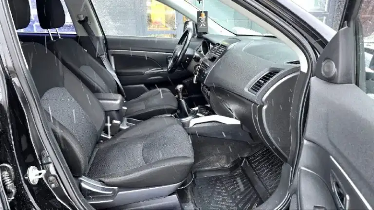 Продаётся автомобиль mitsubishi asx 2013 года, 1,6 механика, автомобиль без дтп, в отличном состоянии без гнили и ржавчин. Салон ухоженный на новой зимней резине, автомобиль обслужевался по регламенту каждые 8 тыщ менял масло оригинальное mitsubishi. 5/40 по ходовой части всё хорошо, стоят новые лэд лампы свет очень 👍 юридически чист продажа с полным переоформлением. Писать или звонить в телеграмм по номеру +79496167298 место осмотра г. Донецк осмотр по договорённости так как работаю в области, цена 1.000000 продажа с полным переоформлением.
📲 Tg: анна
📞 Звоните: +7(949)6167298 - фотография - 9