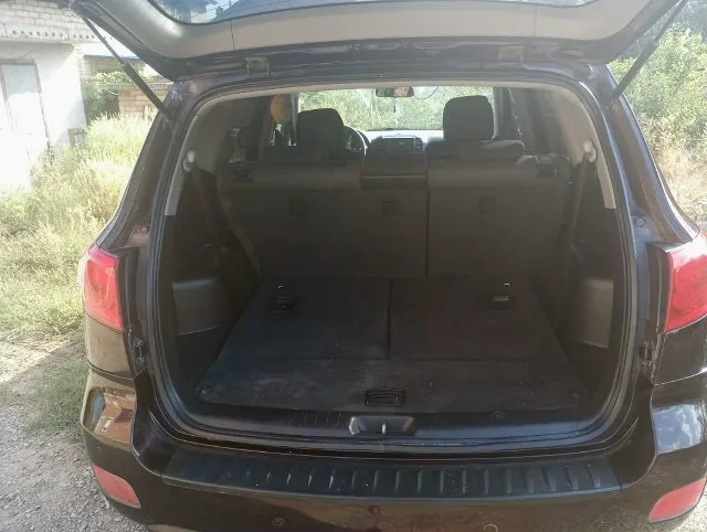 Продам hyundai santa fe 2, 2,7 at, 2008 г. , стоит газ-евро 4. Пробег 190 тысяч коробка автомат, обыкновенный, надежный, переключает отлично во всех режимах. Ходовая автомобиля на отлично. Отключаемый полный привод. Комплектация gls: складывание зеркал, двузонный климат-контроль, мультируль, 3 ряда сидений (7 мест), туманки перед-зад, фаркоп. Зимняя резина в придачу. В дтп не когда не участвовал. По документам : я собственник. Ц.1млн. Р. (торг у капота). Т. 79494801159
📞 Звоните: +7(949)4801159 - фотография - 4