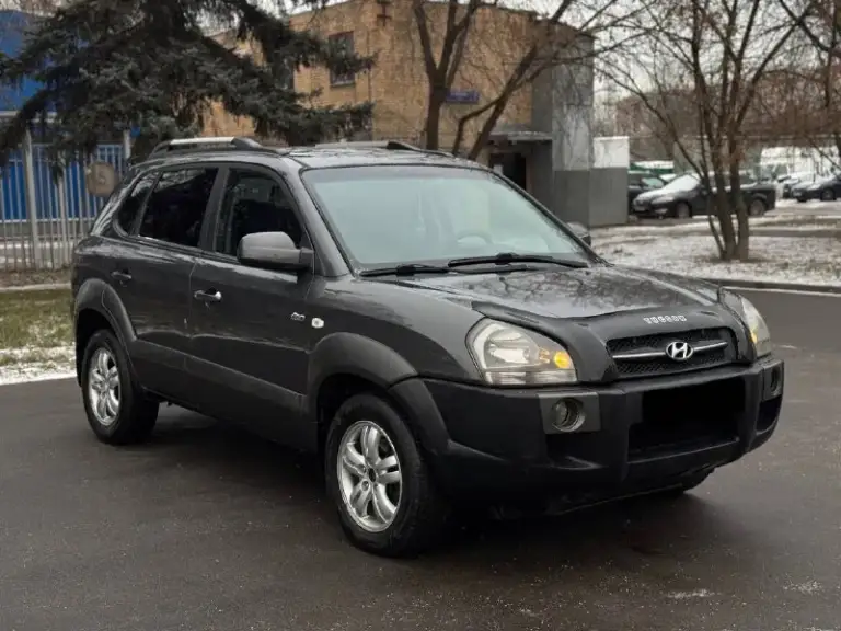 В продаже автомобиль hyundai tucson 2008 года выпуска
Возможен обмен
Автомобиль в отличном состоянии! 1 владелец! 2 ключа, сервисные книги. 187.000 км пробег
2.7 Бензин, работает отлично, не троит и не дымит. Полностью обслужен! Коробка передач обычный автомат, переключает идеально, без пинков и рывков. Ходовая также обслужена. Полный привод! Кожаный салон в отличном состоянии
По документам полный порядок, возможен любой вид переоформления
Осмотр донецк
Цена 860.000 ₽, возможен торг у автомобиля!
☎️ +7 (949) 628-72-17
📞 Звоните: +7(949)6287217 - фотография - 1
