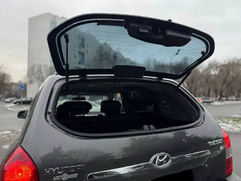 В продаже автомобиль hyundai tucson 2008 года выпуска
Возможен обмен
Автомобиль в отличном состоянии! 1 владелец! 2 ключа, сервисные книги. 187.000 км пробег
2.7 Бензин, работает отлично, не троит и не дымит. Полностью обслужен! Коробка передач обычный автомат, переключает идеально, без пинков и рывков. Ходовая также обслужена. Полный привод! Кожаный салон в отличном состоянии
По документам полный порядок, возможен любой вид переоформления
Осмотр донецк
Цена 860.000 ₽, возможен торг у автомобиля!
☎️ +7 (949) 628-72-17
📞 Звоните: +7(949)6287217 - фотография - 10