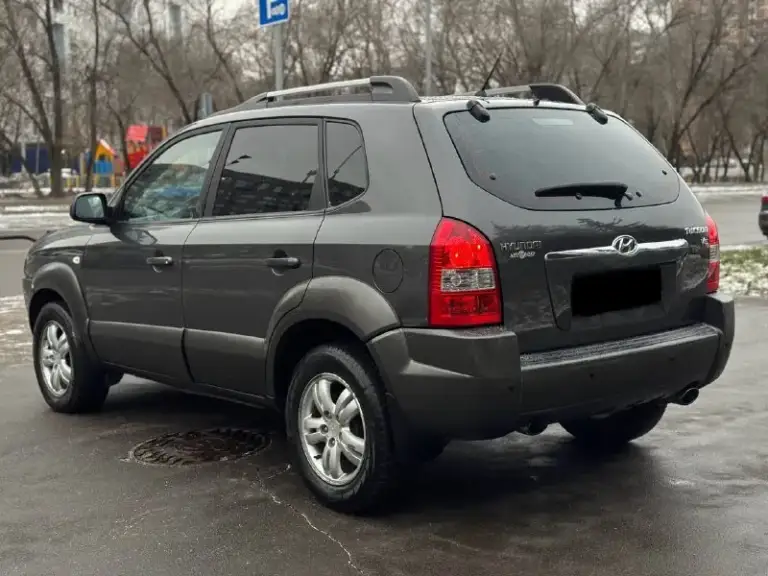 В продаже автомобиль hyundai tucson 2008 года выпуска
Возможен обмен
Автомобиль в отличном состоянии! 1 владелец! 2 ключа, сервисные книги. 187.000 км пробег
2.7 Бензин, работает отлично, не троит и не дымит. Полностью обслужен! Коробка передач обычный автомат, переключает идеально, без пинков и рывков. Ходовая также обслужена. Полный привод! Кожаный салон в отличном состоянии
По документам полный порядок, возможен любой вид переоформления
Осмотр донецк
Цена 860.000 ₽, возможен торг у автомобиля!
☎️ +7 (949) 628-72-17
📞 Звоните: +7(949)6287217 - фотография - 4