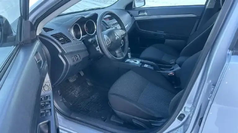Mitsubishi lanser 10
Объем 2.0
Коробка автомат
Год 2008
Хозяин 3
Авто в прекрасном состоянии кузов без дефектов без дтп в заводском окрасе чистый от полированный после детейлинга,
Автотека зелень.
Салон чистый аккуратный целый после химчистки,
Ходовой части нареканий нет,
Днище короба целый,
Двигатель был установлен контрактный на пробеге 250т, км с японией с пробегом 80 000 км идеально работает,

Коробка работает в штатном режиме переключает идеально,

Комплектации подрулевые лепестки круизконтроль мультируль подогрев сидений подогрев зеркал регулировка зеркал четыре стеклоподъемника центральный замок сигнализация климат контроль датчик дождя датчик света,
В комплекте летняя резина и зимняя резина,
Фактически у автомобиля два хозяина автомобиль местный без намёков на ржавчину и коррозию гаражное хранение,
Нахожусь в ростове смотрите фото могу отправить видео могу пригнать мариуполь донецк луганск.
Цена 780т. Руб
Тел: +7 (949) 580-62-90
Тел: +7 (961) 313-02-2
📞 Звоните: +7(949)5806290 - фотография - 5