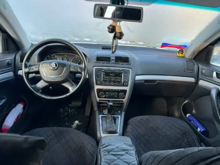 Продам skoda октавия а5 2010 год мотор 1.8т полностью обслужен, масла фильтра, цепь менялось 1000 км назад коробка в отличном состоянии масло поменяно, работает идеально без пинков и рывков новые супорта, тормозные диски и колодки новая зимняя резина 1 stage прошита, едет очень достойно, расход радует стоит дорогой и приятный выхлоп двухзонный климат обслужен и заправлен фреон. Подогрев передних и задних сидений музыка болеро хороший свет, регулировки все работает в машине работает все каждая кнопочка. Переоформление без проблем продажа от собственника цена 790 000₽ макеевка +79493341707
📞 Звоните: +7(949)3341707 - фотография - 3